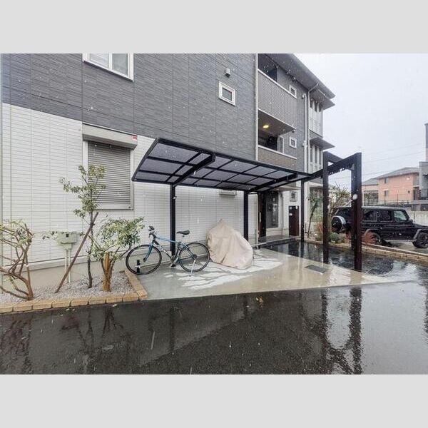 ヴィラージュたまプラーザ　桜 駐輪場