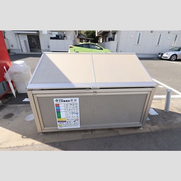 セカンド　クレスト 入居者様専用ゴミストッカー