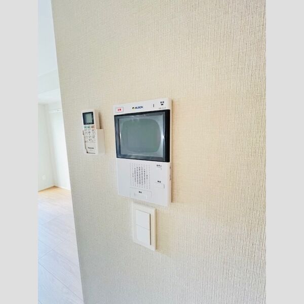 ファンディ平塚302号室 モニター付きインターホン