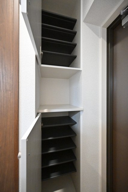 エルミ上落合2階 収納