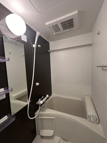 ラルジュ藤沢102号室 お風呂