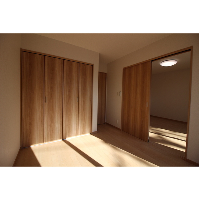 アムール East リビング