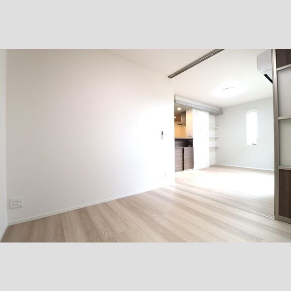 Lapis(ラピス)205号室 洋室4.5帖からLDK