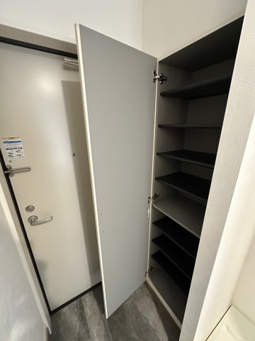 T&Fレジデンス南林間A101号室 玄関