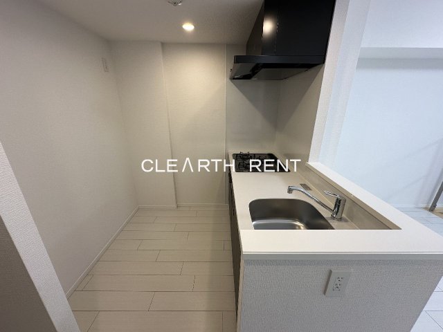 ＧＲＡＮ ＰＡＳＥＯ三宿地下1階 グリル付き３口システムキッチン