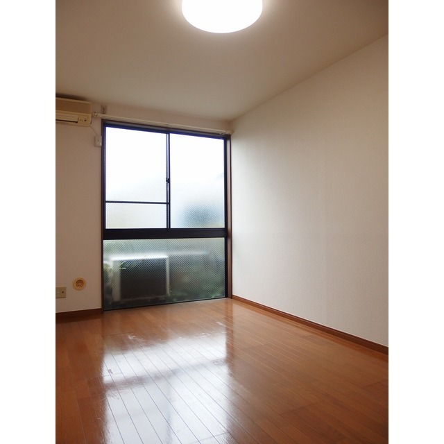 アムール 上福岡102号室 リビング