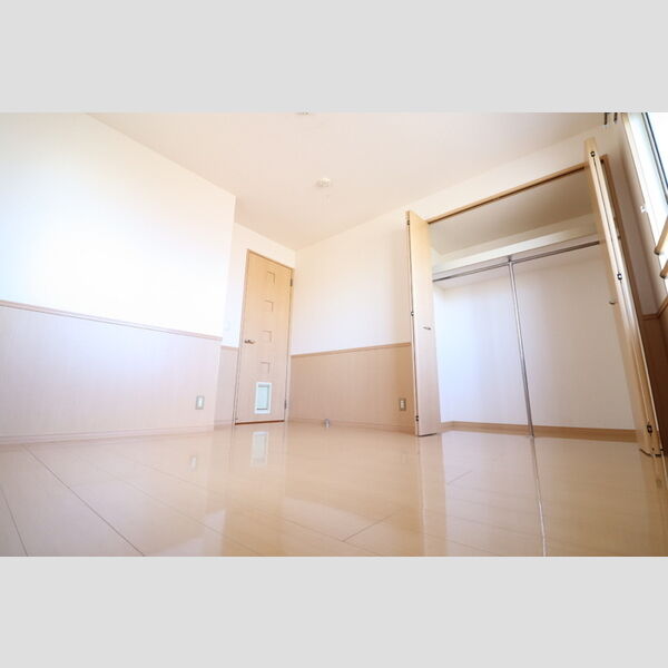 リヴェールメゾン・櫻　弐番館201号室 洋室