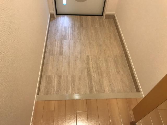 パーシモン202号室 玄関（イメージ）