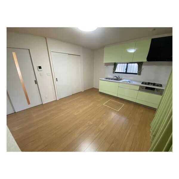 調布市多摩川3-31戸建 リビング