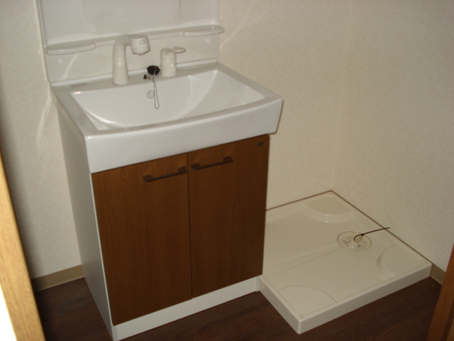 Ｉ’ｃｕｂｅ　Ｇａｒｄｅｎ102号室 洗濯機置場