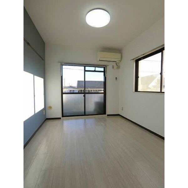 ジュネパレス柏第46 リビング