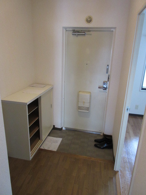 サンモールパレスＢ棟 玄関