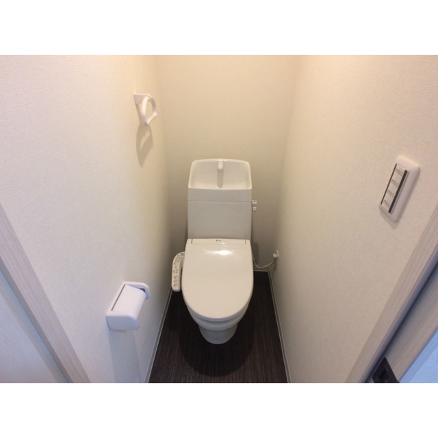 スリーパインズ103号室 内観