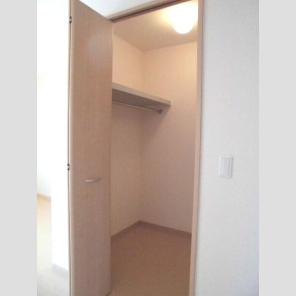 フォンティーヌ　　A102号室 ウォークインクローゼット