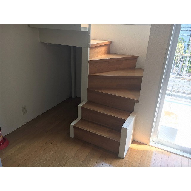 保萬齢03E3号室 階段