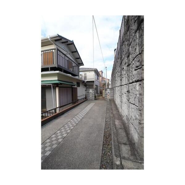 藤が岡テラスハウスA号室 駐車場