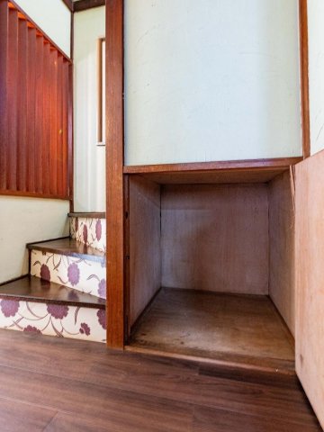 船橋市飯山満町２丁目戸建て 階段下収納