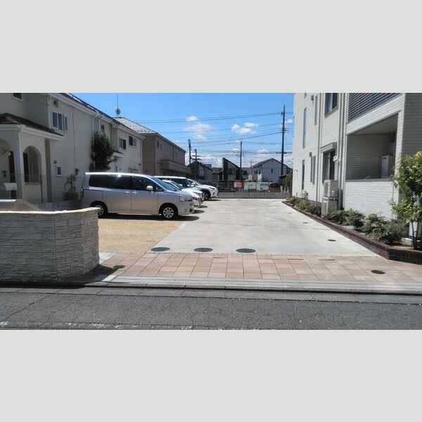 パレス　グランディオーサ 駐車場