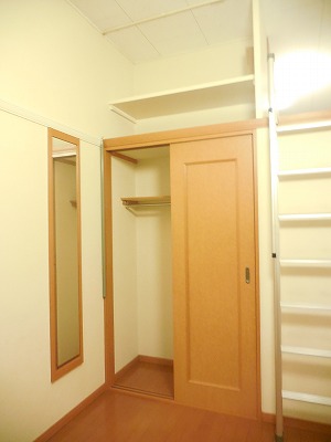 レオパレスヴィチーノ・Ｓ106号室 クローゼット