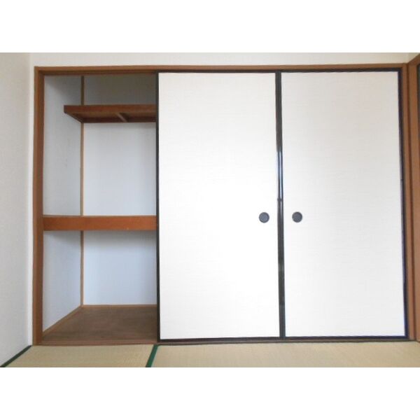 メゾン・ゴールド大塚 収納