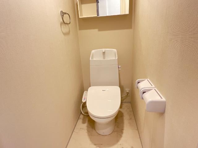 ベッシア・ノーブル103号室 シャワー付トイレ