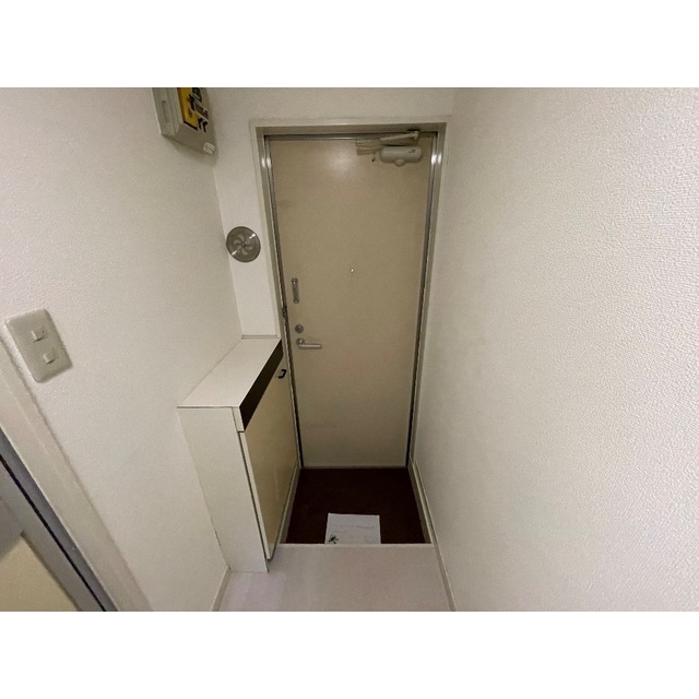 ミモザ102号室 玄関