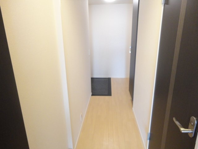 Ｂｌａｎｃ・Ｌｅｙｓｉｎ（ブラン・レザン） 洋室～廊下