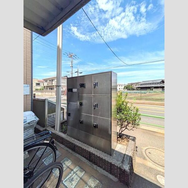 氷川台ヒルズ 宅配ボックス