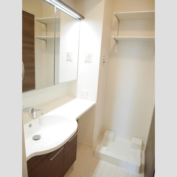 ステラ美光110号室 110　洗面所