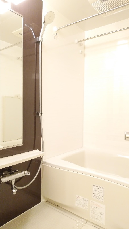 プライムアーバン中野上高田304号室 ※同タイプ303号室（間取り反転）撮影