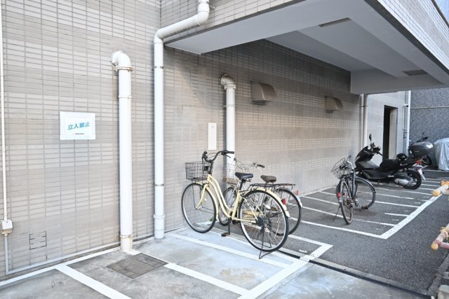 シーズ西横浜4階 駐輪場