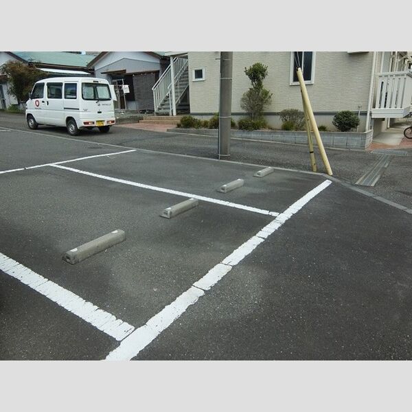 エクセレン 駐車場