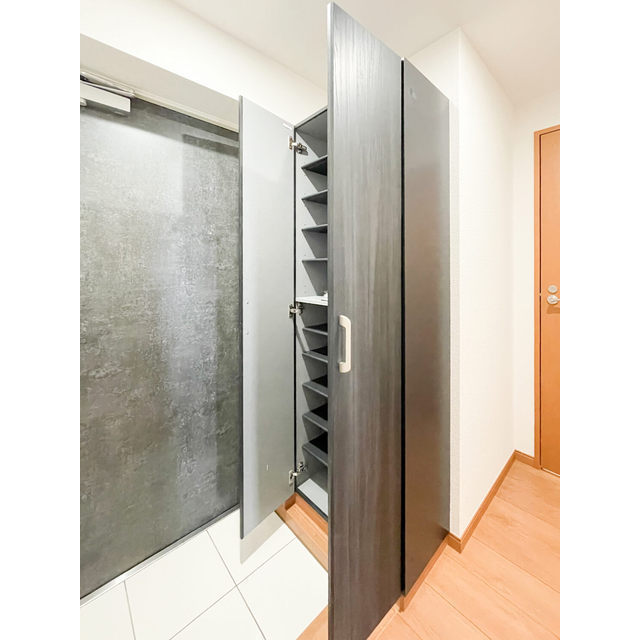 アーバハイツ六町環七北通り0701号室 靴箱