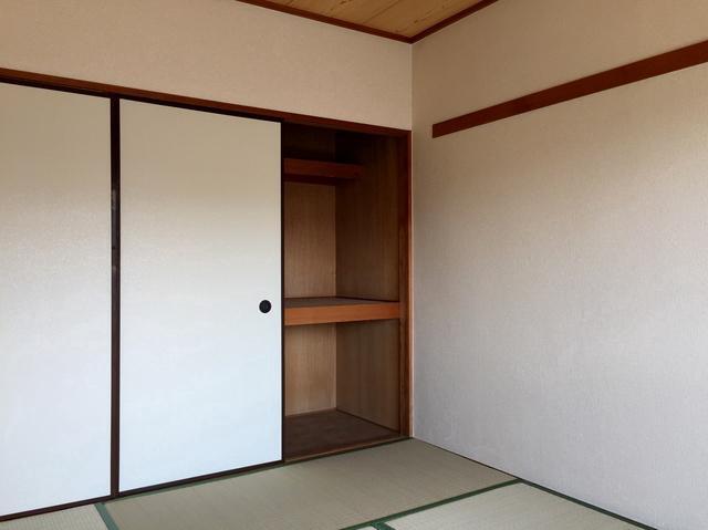 ロイヤル二俣川Ｃ棟3階 内観