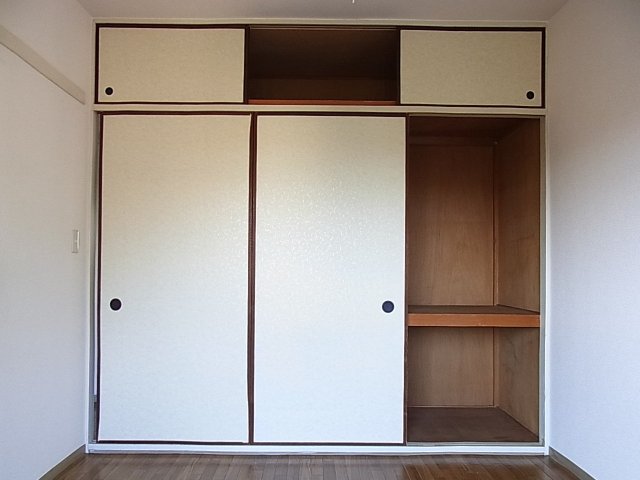 セ・ラ・ブール湘南0101号室 収納