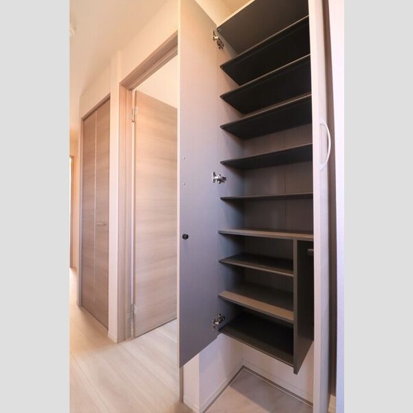 セレスティア池袋立教通り305号室 シューズボックス