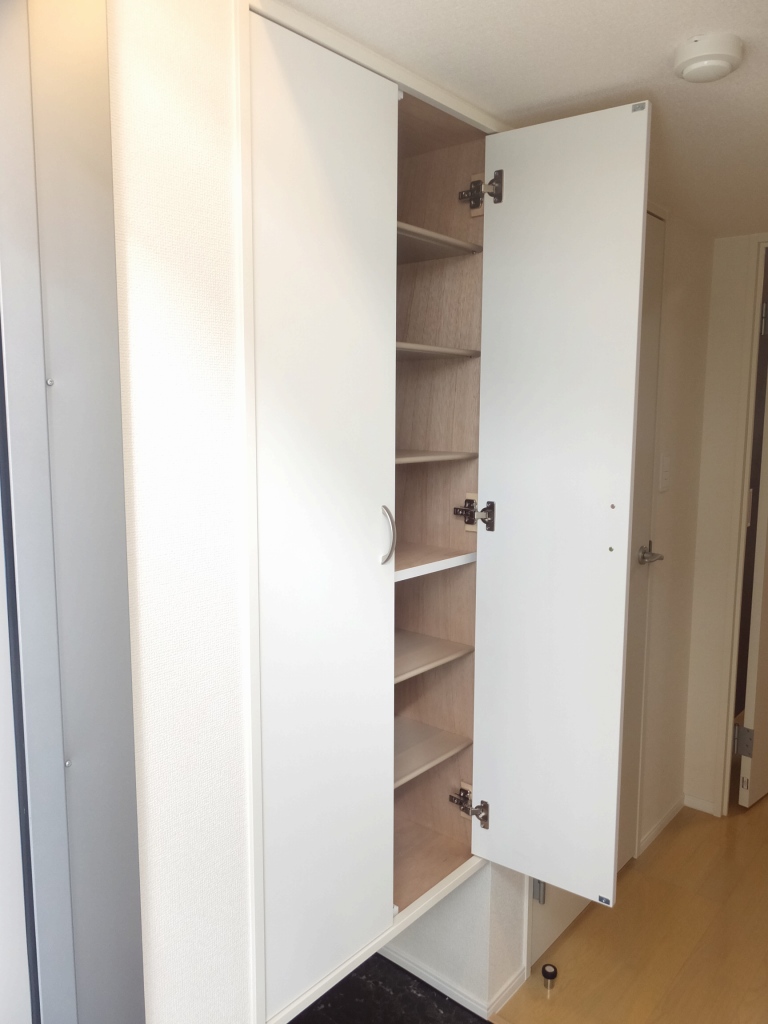 レオネクストマメゾン吹上富士見202号室 下駄箱