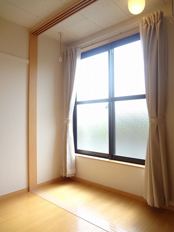 レオパレスバンビーノ花輪105号室 寝室