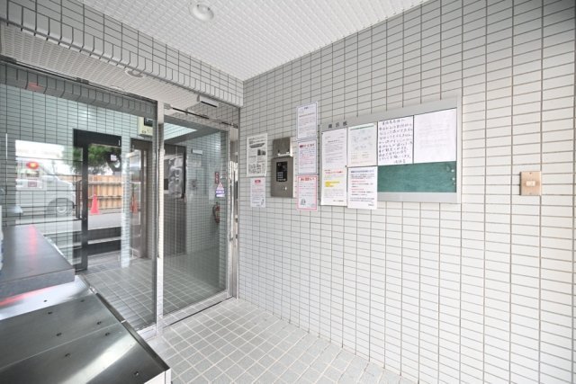 菱和パレス三鷹 エントランス