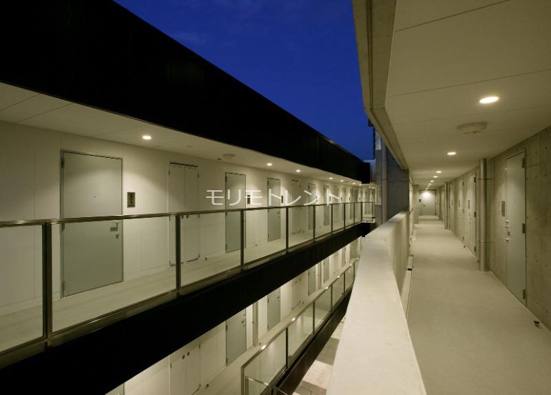 イプセ蒲田WEST8階 共用廊下