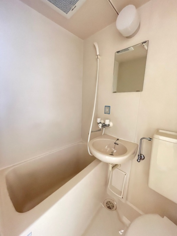 ルピナス2階 バス