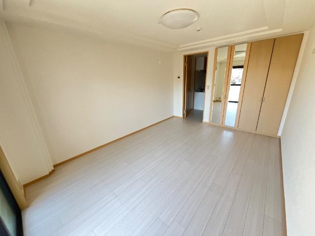 ローザ　オノモン 洋室