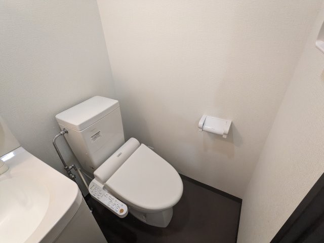 ジュモー京成船橋404号室 トイレ