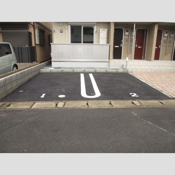 サンシャイン201号室 駐車場