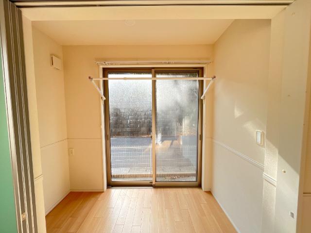 エストレヤ102号室 ベランダ