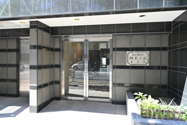 ロアール御茶ノ水妻恋坂 エントランス