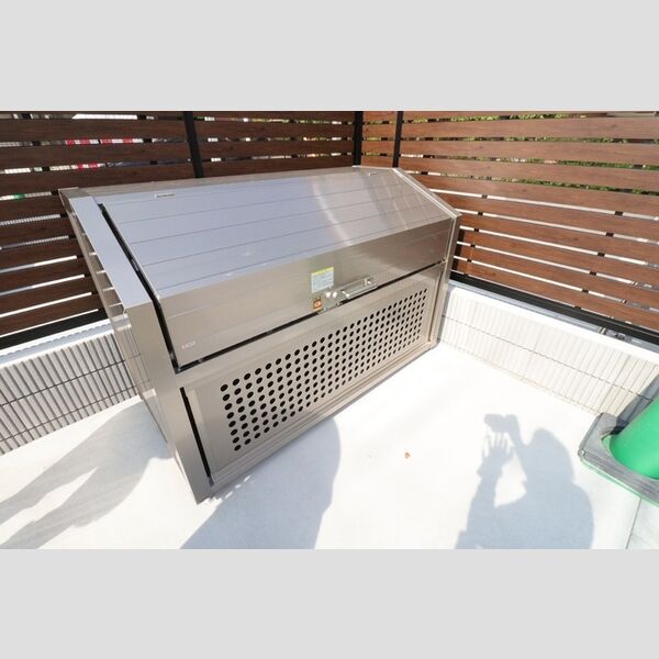 Chloris205号室 ゴミストッカー