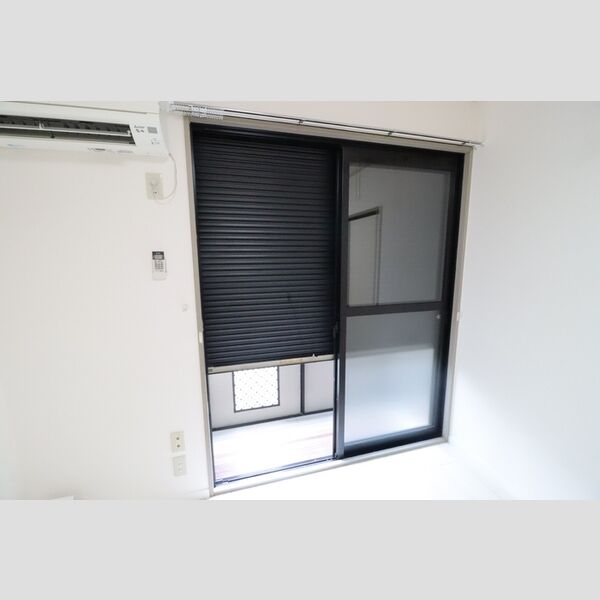 ラ・フランセ　弐番館203号室 シャッター