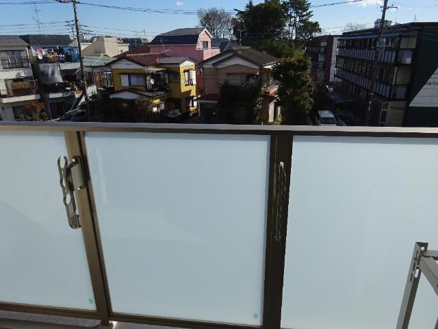 リヴァージュ登戸202号室 ベランダ