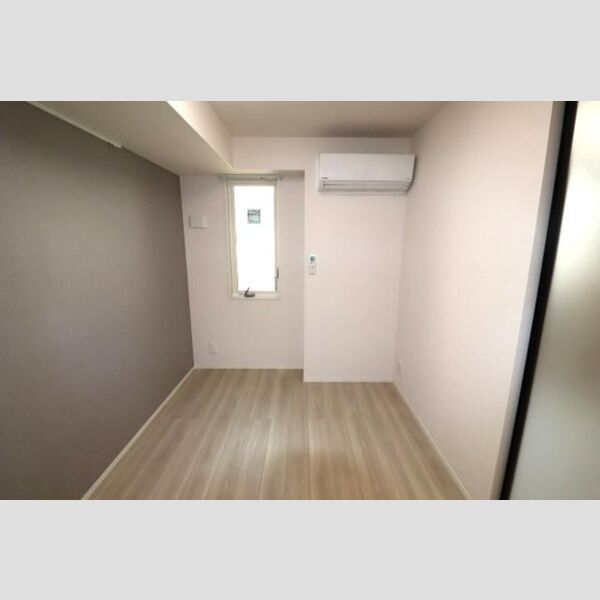 セレスティア江戸川Ⅱ203号室 バルコニー側洋室